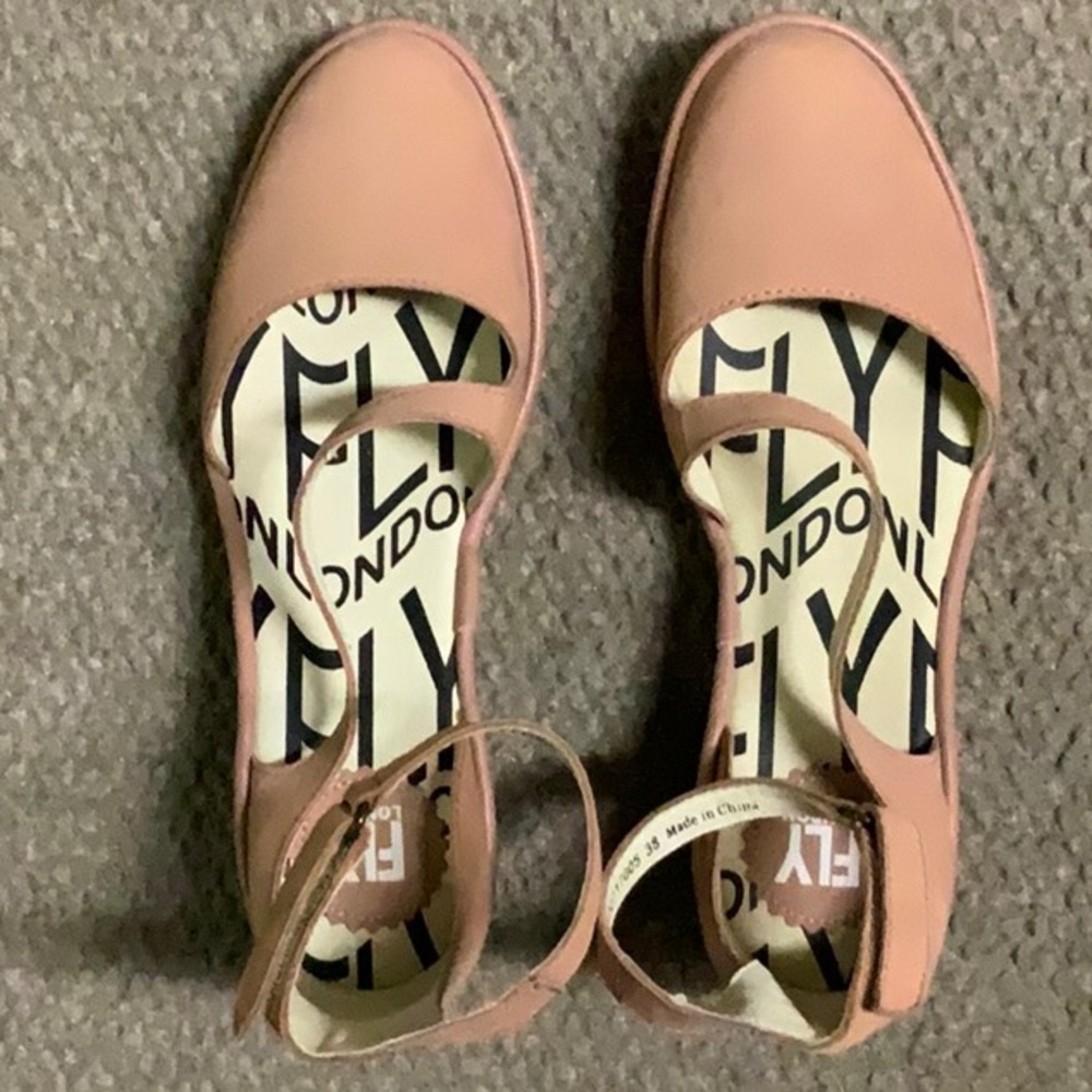 NWOT Fly London maryjane/ankle strap shoes